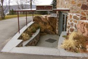 Courronnement et marches taillées sur mesure dans le granite